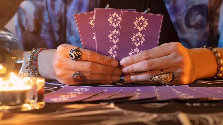 Exploring the World of Divination with Online Card Readings